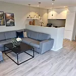 Familievennlig Bolig Med Fine Utearealer * Sandefjord