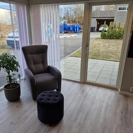 Familievennlig Bolig Med Fine Utearealer 度假居 桑讷菲尤尔