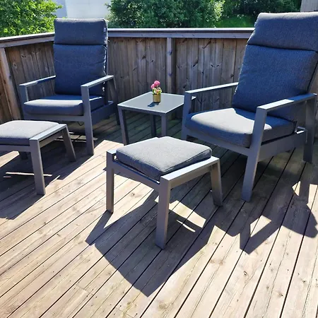 Familievennlig Bolig Med Fine Utearealer *