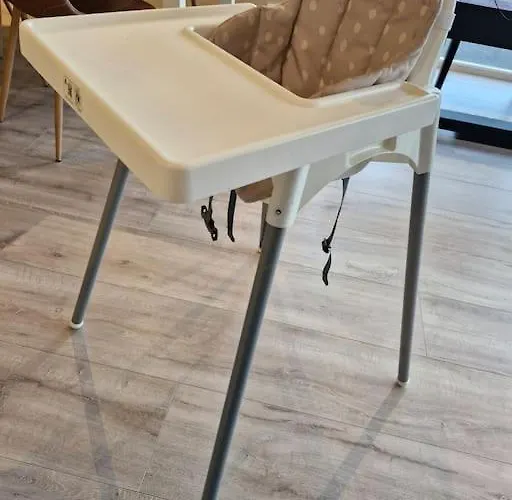 Familievennlig Bolig Med Fine Utearealer