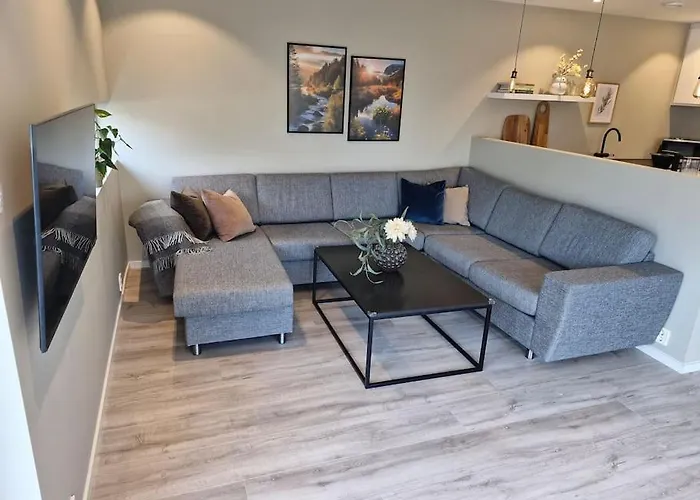 度假居 Familievennlig Bolig Med Fine Utearealer *